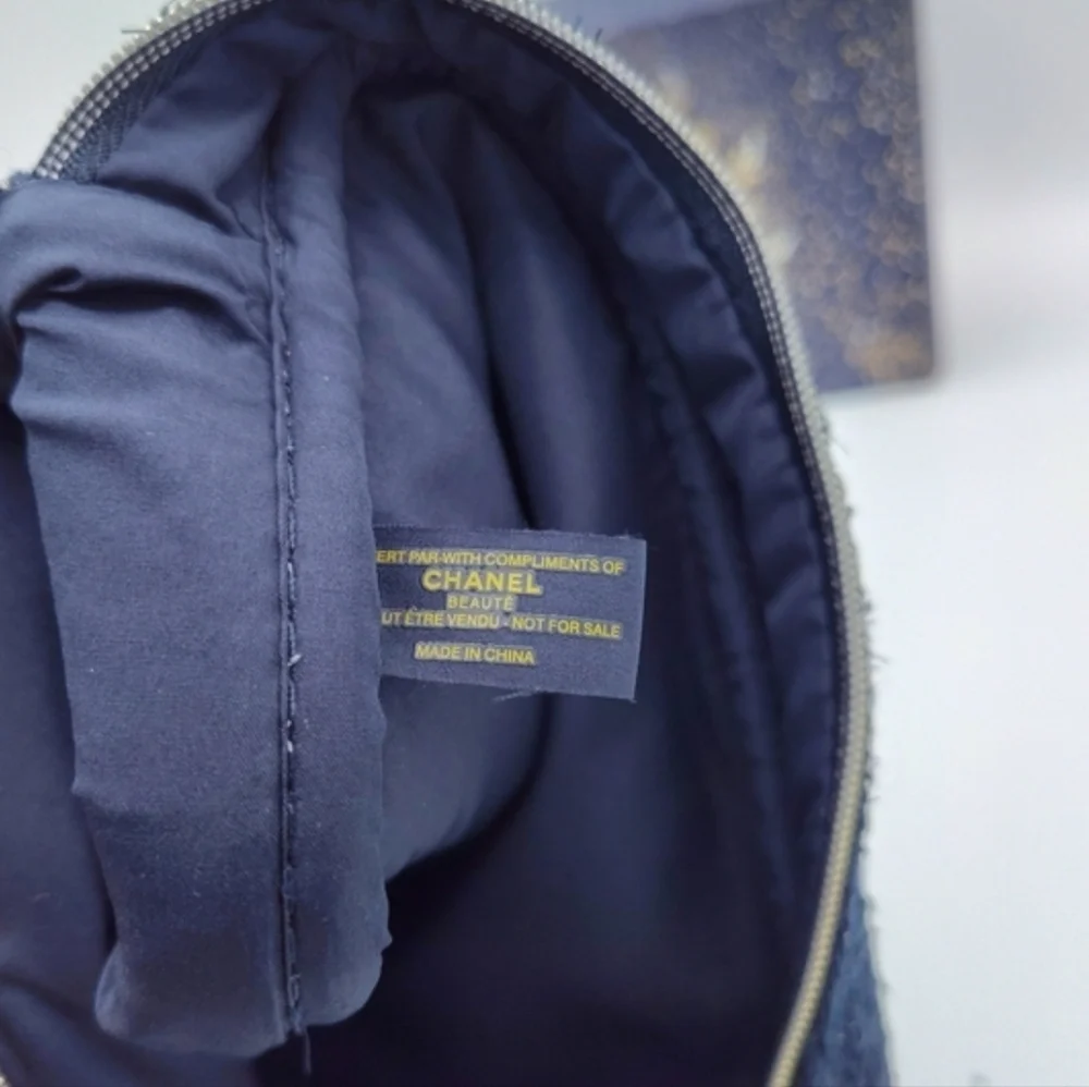 NIB Navy Textured Zip Pouch with Gold Charm | Chanel Beauté